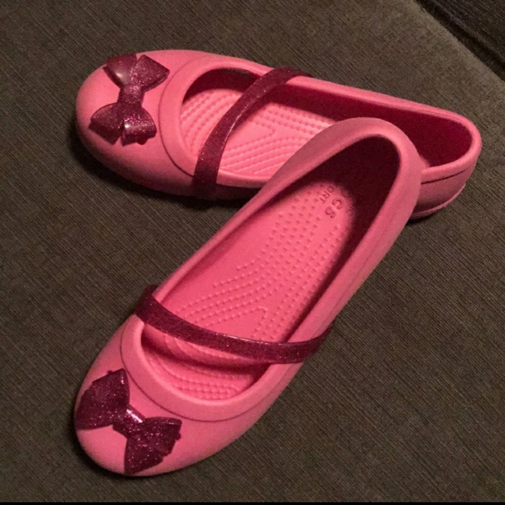 CROCS slip on Mary Jane criss cross